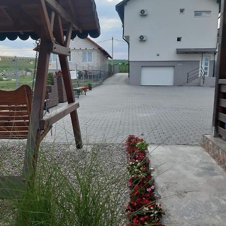 Casa Alba Hotel Sandulesti Buitenkant foto